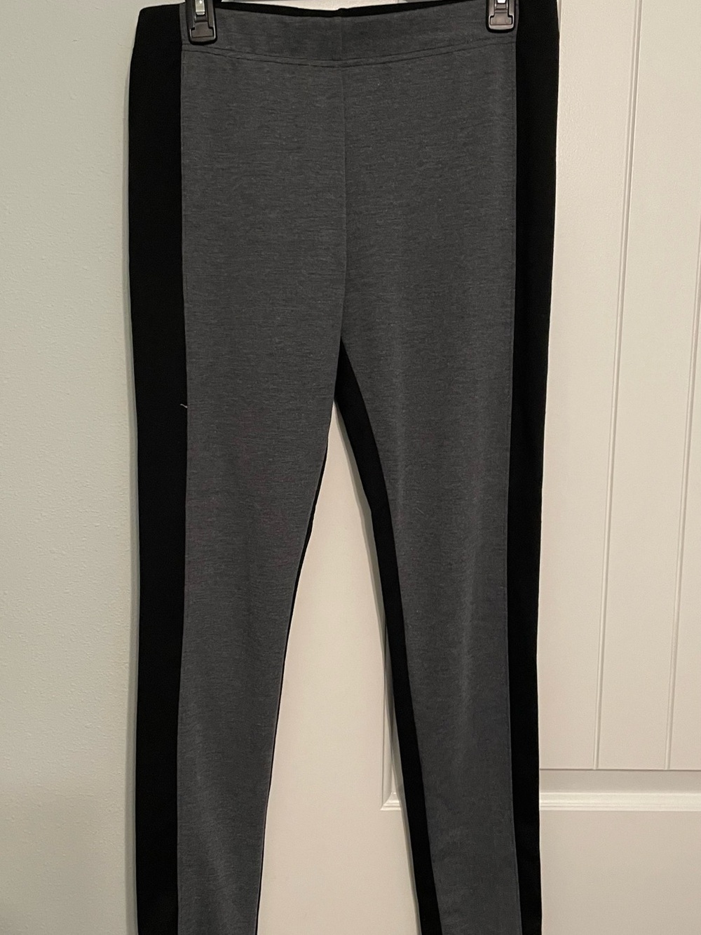 Mossimo Supply Co. Gray block striped Leggings with black backside.